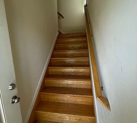5th image of 41 Delmar Ave Floor 2