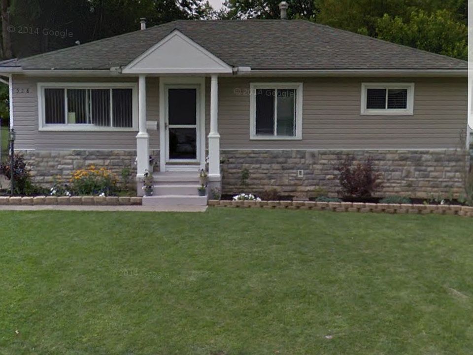 1st image of 528 Lynn Dr