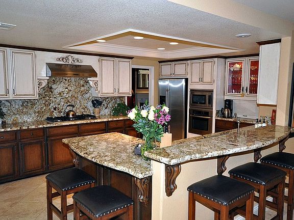 2nd image of 504 Honey Lake Ct