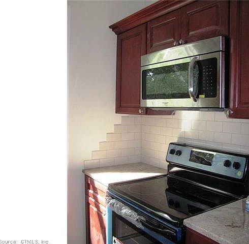 2nd image of 30 Nash St