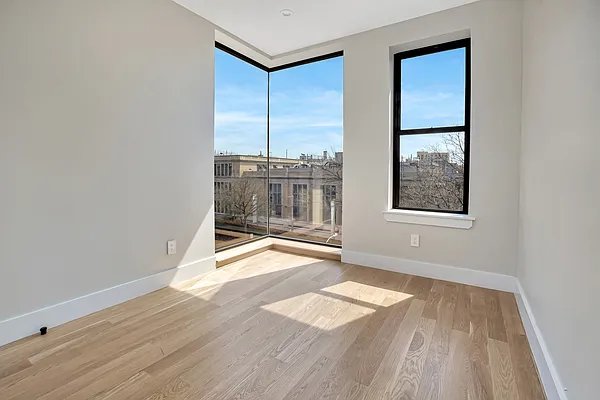 Rented by Bank Neary | media 42