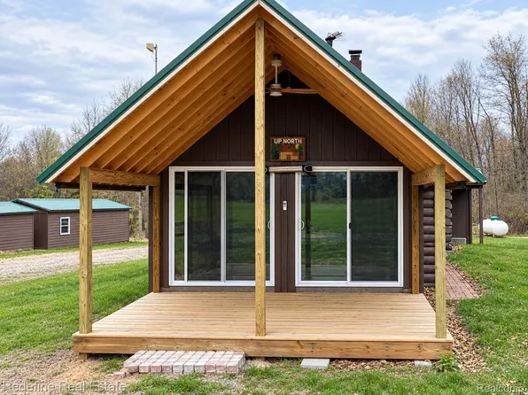 8742 W Wilson Rd, Marion, MI 49665