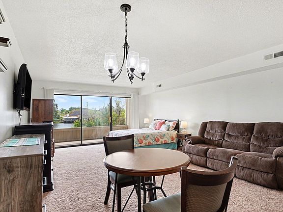 4th image of 4286 Pinehurst Circle #A-2
