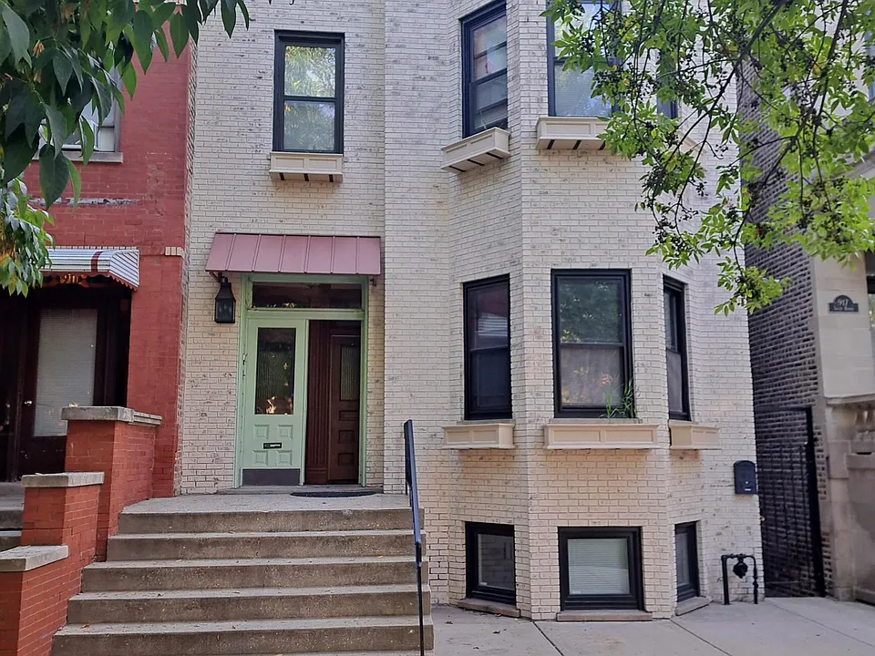 Beautiful Brick 2 Flat with Nice Front area for Entertaining and Grilling.