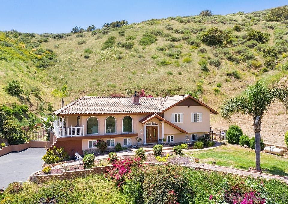 2nd image of 1278 Harbison Canyon Rd
