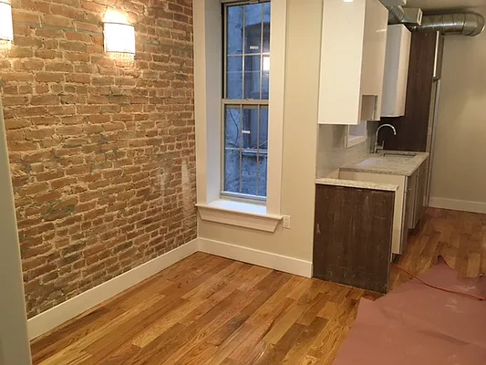 Rented by Premier Metro Realty Corp | media 16