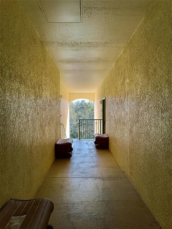 1 bed, 1.0 bath, 747 sqft, $1,295 — Photo 3