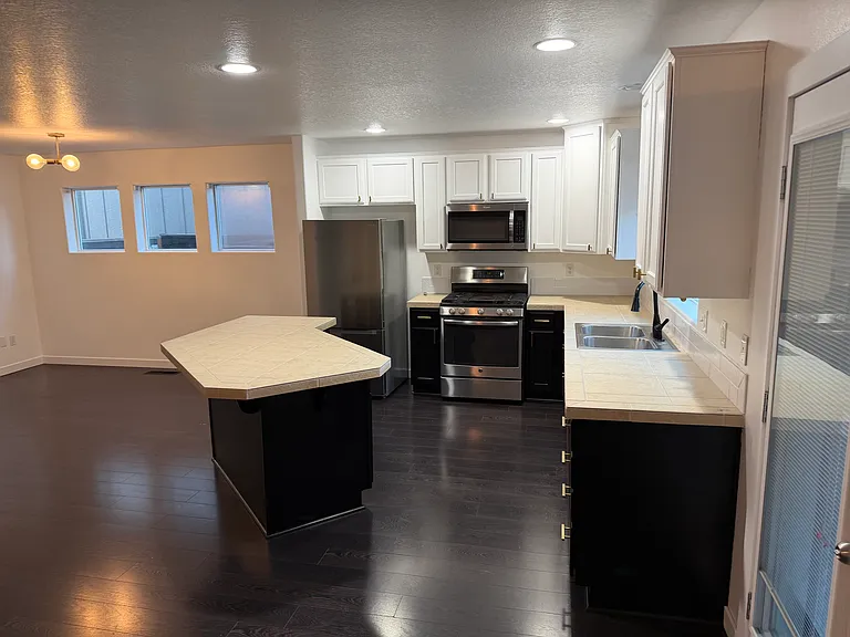 4046 Thoroughbred Ave SE — Photo 3