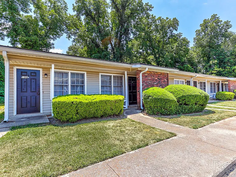 Ashley Oaks — Photo 6