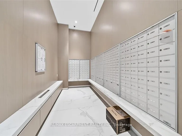 370 Martha St #710 — Photo 10