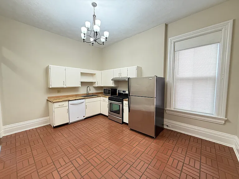 2410 Ashland Ave #2 — Photo 9