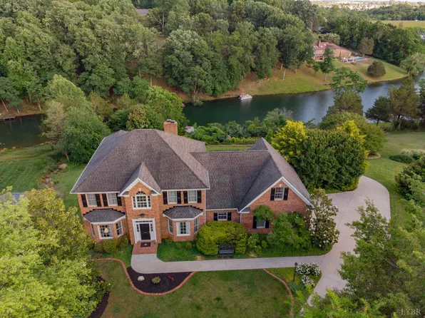 207 Persimmon Way, Forest, VA 24551