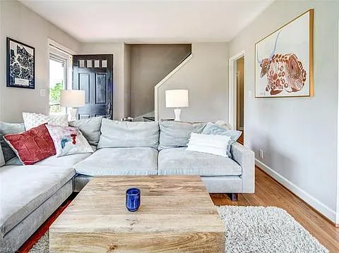 1220 Richmond Cres — Photo 4
