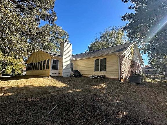 4th image of 574 Almand Branch Rd SE