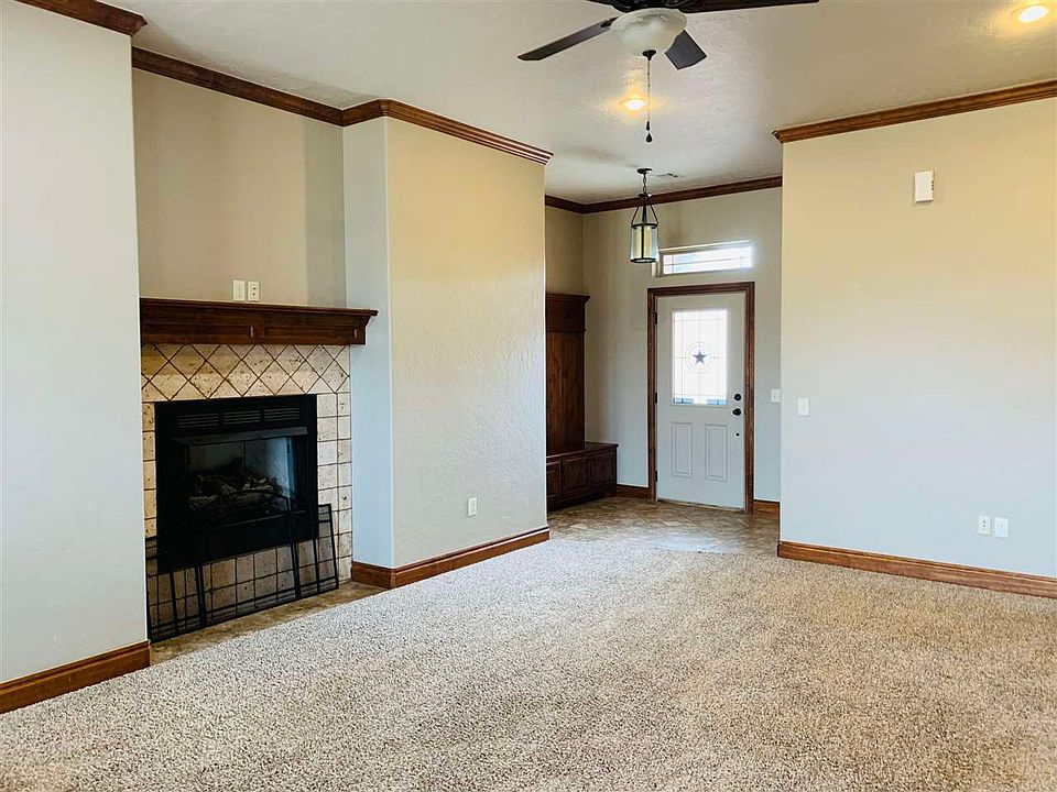 2nd image of 1514 NE Stonehouse Dr