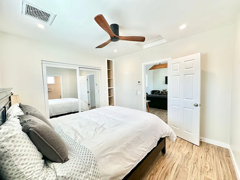 9431 W Lilac Rd — Photo 16