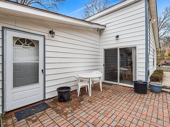 3rd image of 9 Hill View Road