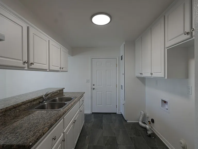 5157-5205 1/2 Santa Ana St — Photo 12