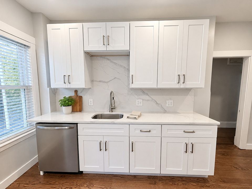 1st image of 69 Pleasant St #1