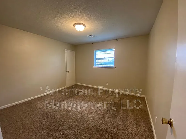 8113 E 23rd St — Photo 18