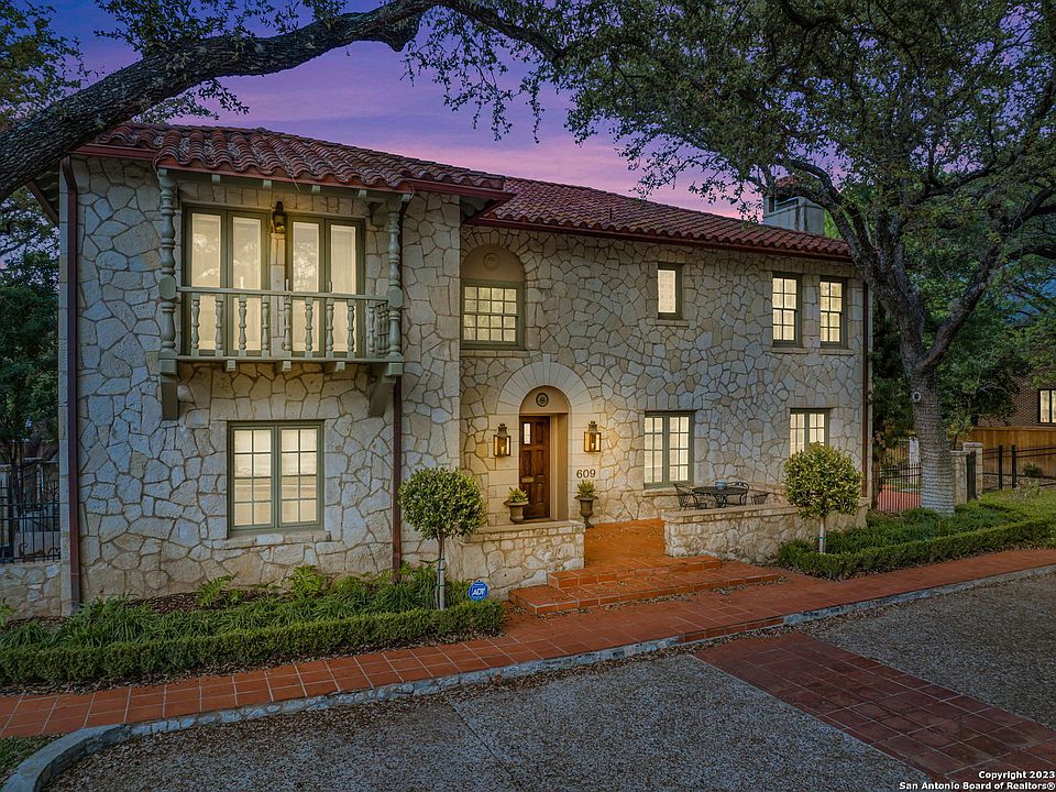 1st image of 609 E OLMOS DR