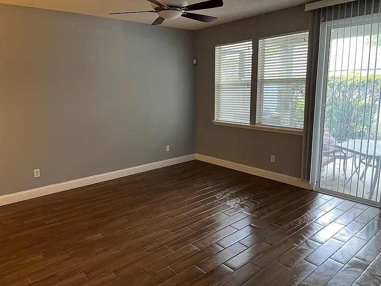 8879 Inlet Bluff Dr — Photo 4