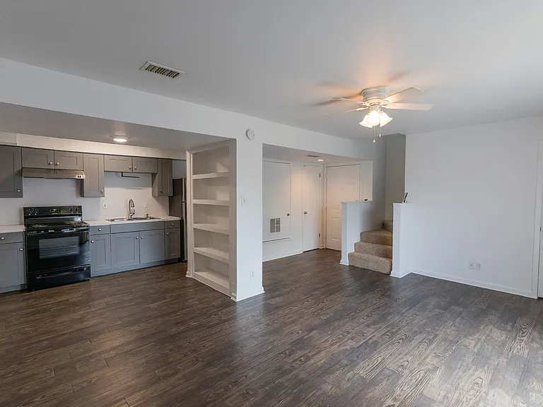BWT - Brentwood Townhomes — Photo 5