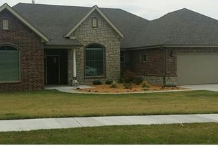 915 Lariat Dr, Bartlesville, OK 74006