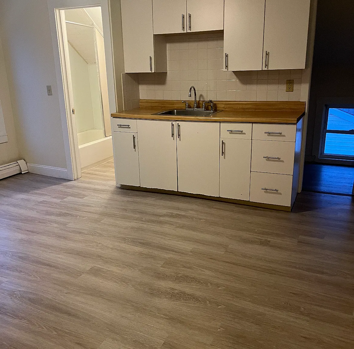 2 bed, 800 sqft, $1,400 — Photo 3
