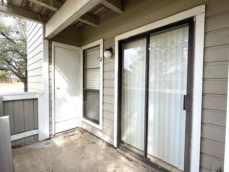 1901 Holleman Dr W #209 — Photo 12