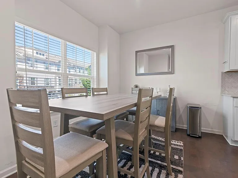 940 Society Cir SW — Photo 11
