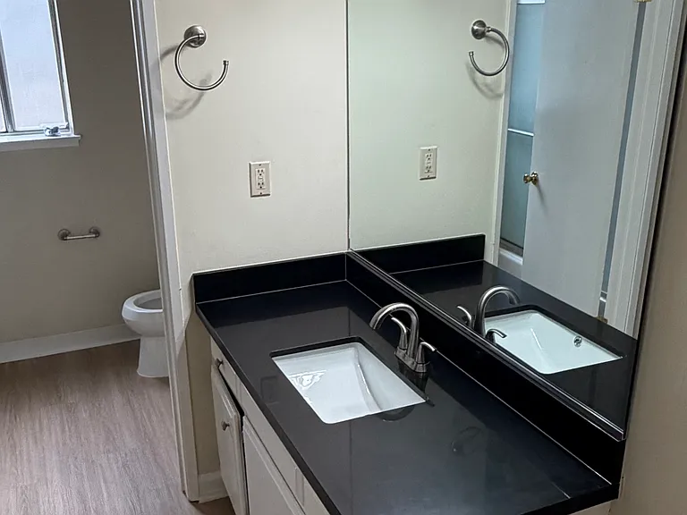 Palm Terrace Apartments — Photo 9