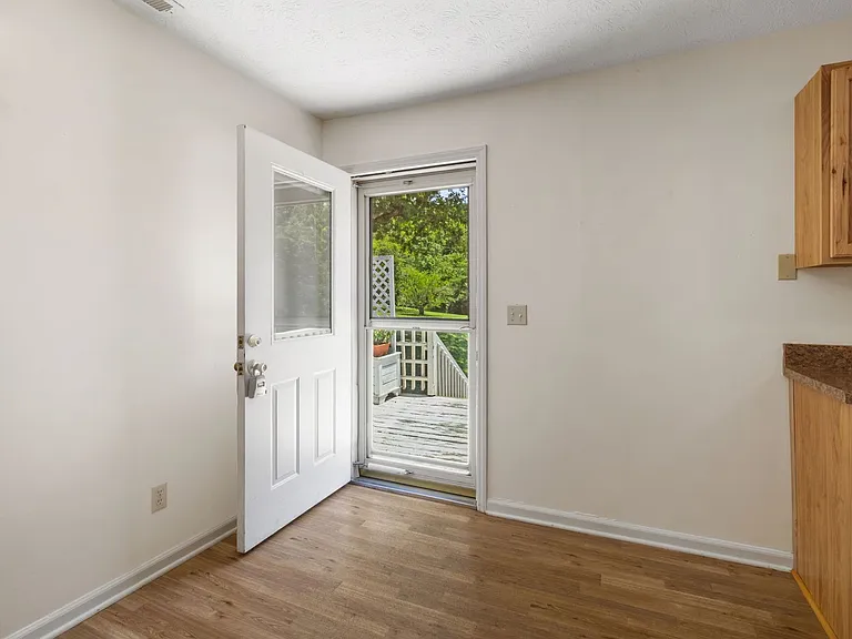 35 Hamburg Dr — Photo 35