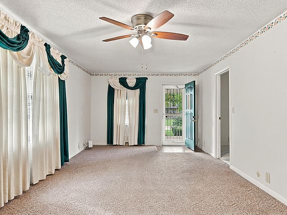 5th image of 1504 E 22nd St