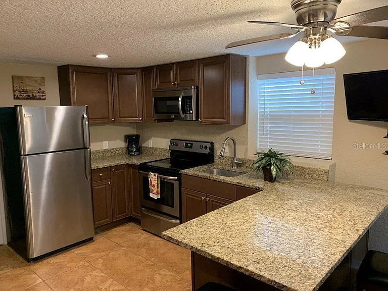 2512 Musselwhite Ave #3 — Photo 6