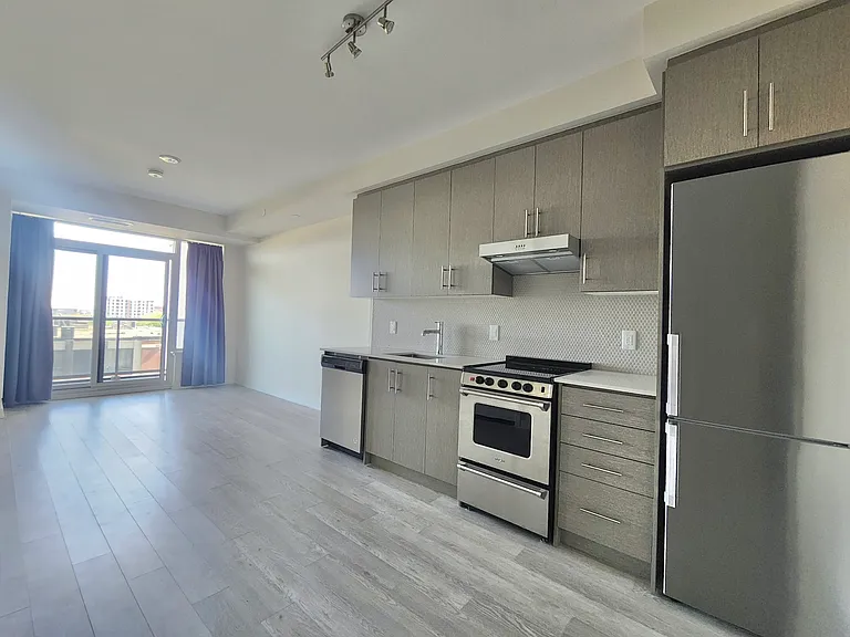 212 King William St #723 — Photo 6