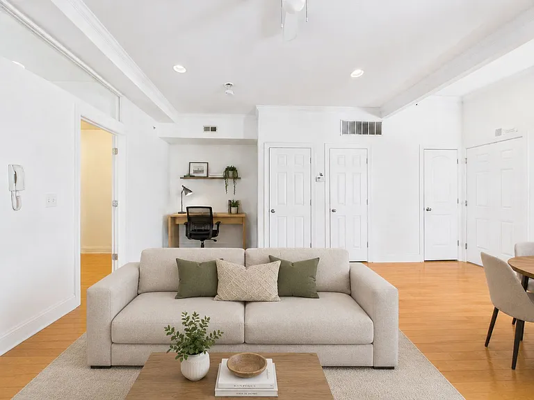 1621 Green Street — Photo 3