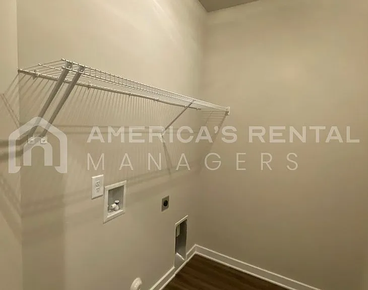 240 Avalon Way — Photo 5