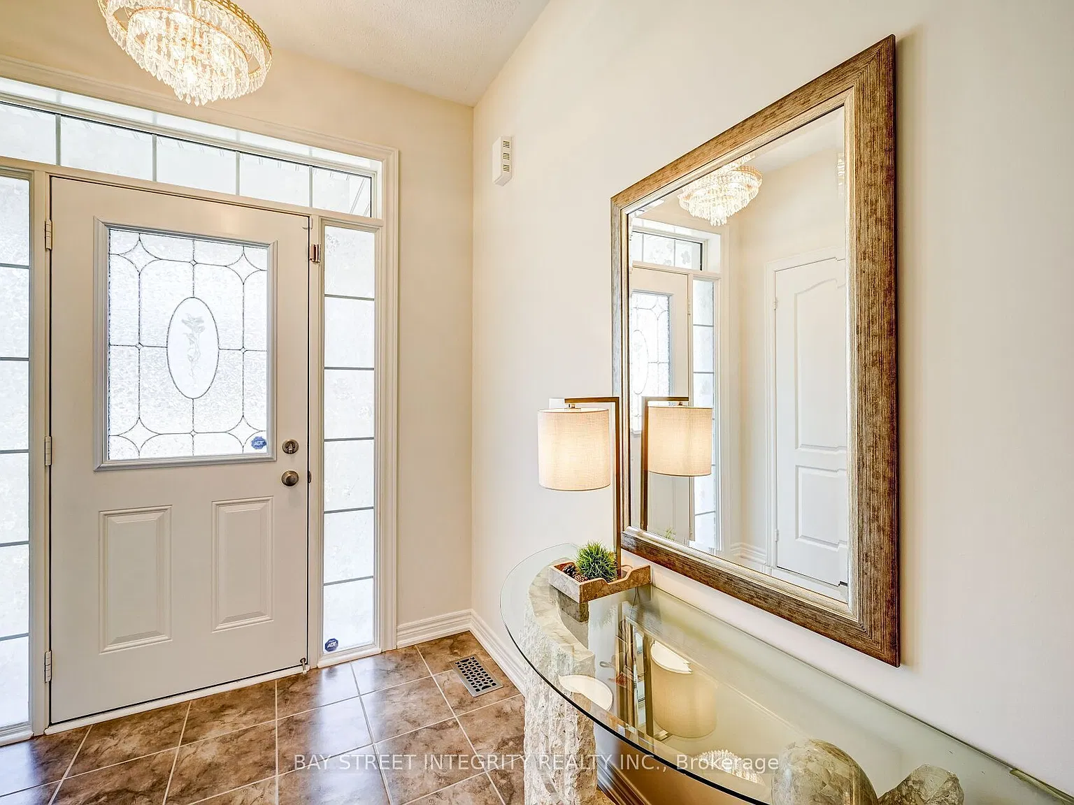 4 bed, $3,800 — Photo 2