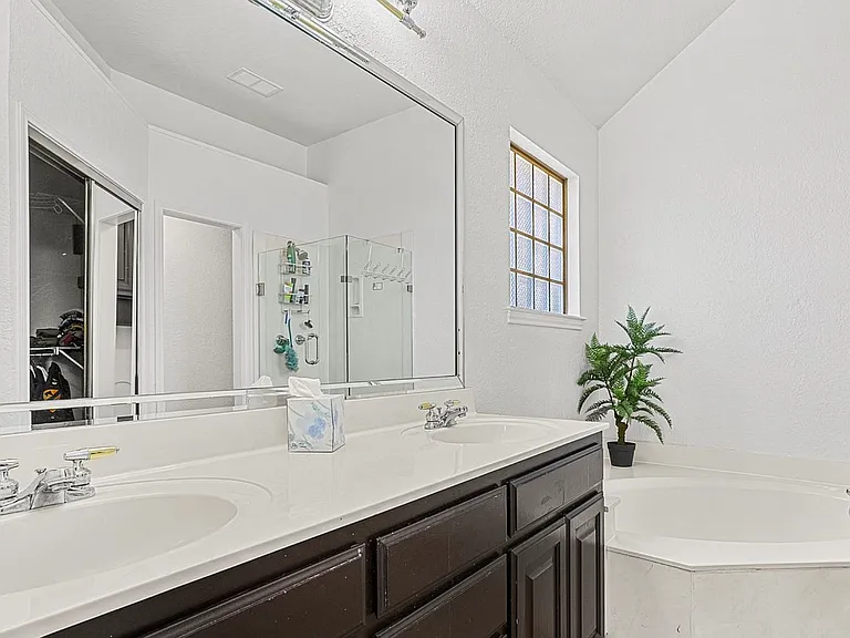 1705 Lynx Cir — Photo 5