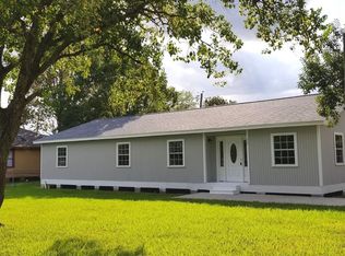 820 Easy St, La Porte, TX 77571