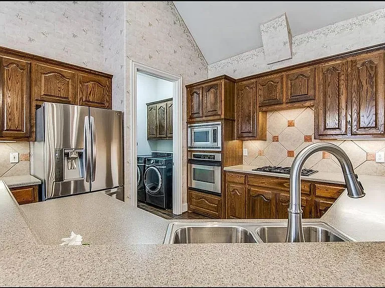 1026 Pedernales Trl — Photo 9