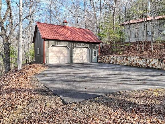 4th image of 469 Myers Rd