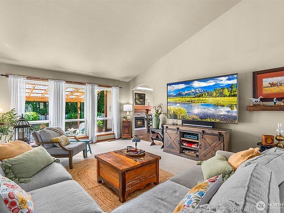 5th image of 2315 20th Avenue NE