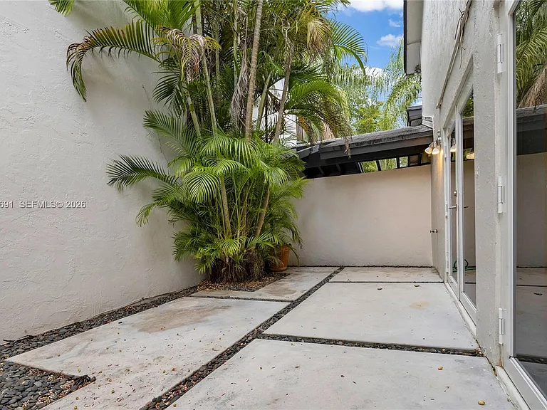 3056 Shipping Ave #2 — Photo 19
