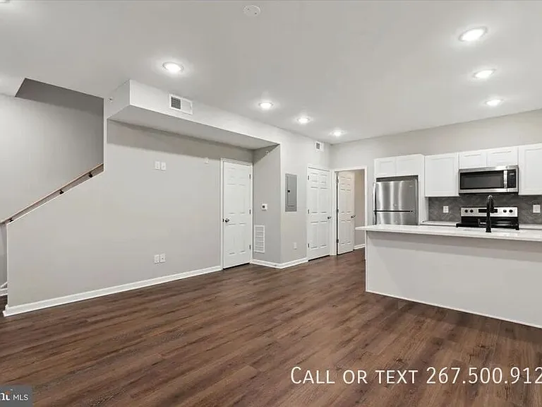 1230 N Marshall St #3R — Photo 1