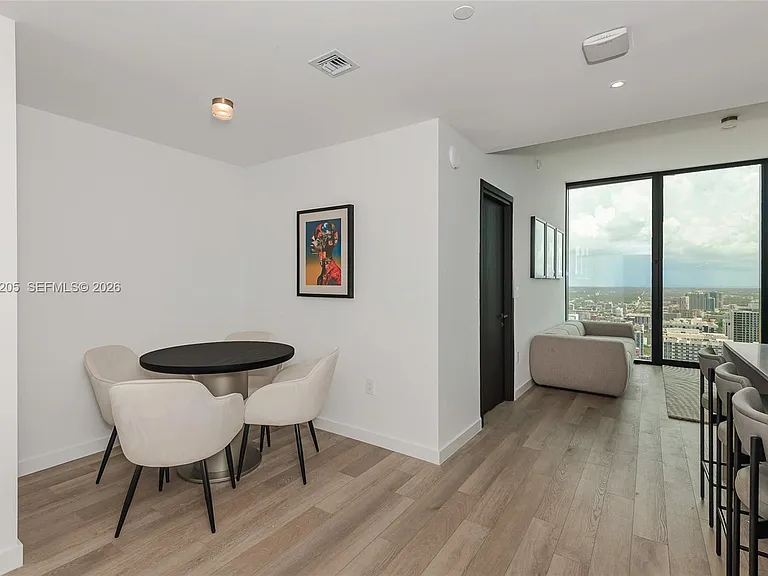 20 NE 11th St #4901 — Photo 22