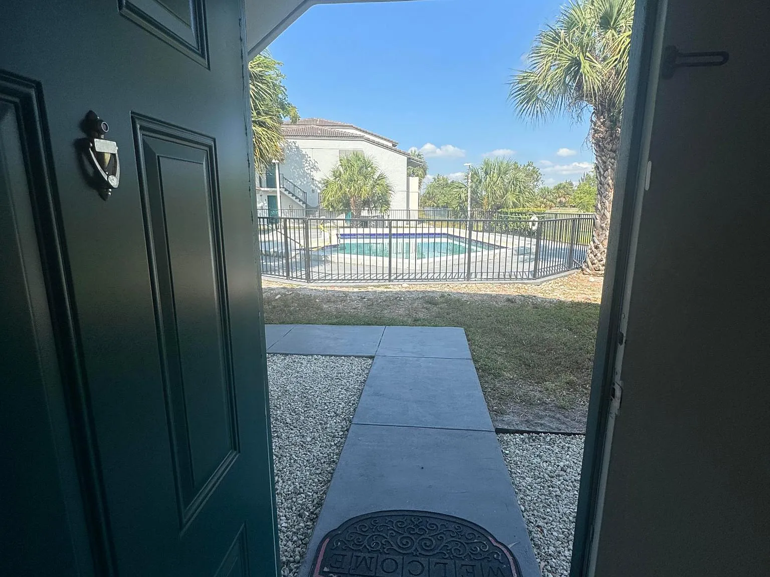 2 bed, 883 sqft, $2,200 — Photo 3