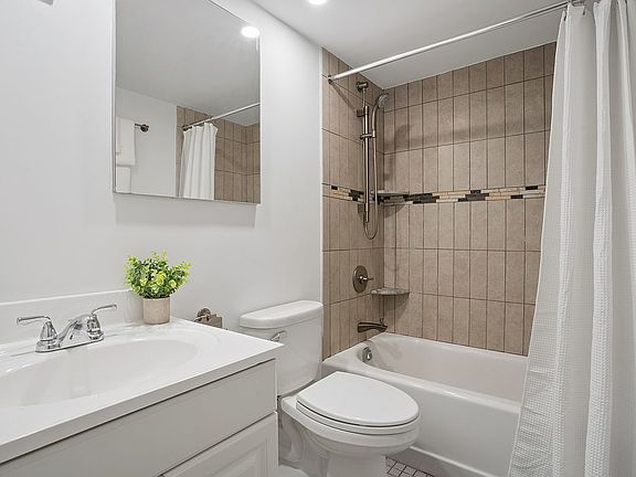 5th image of 130 Barrow St APT 312