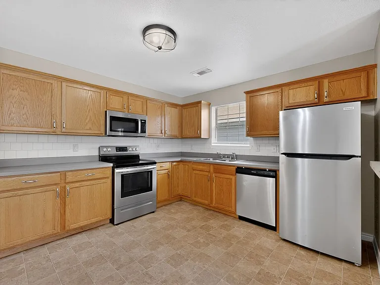 117 W Wilson Ave — Photo 9
